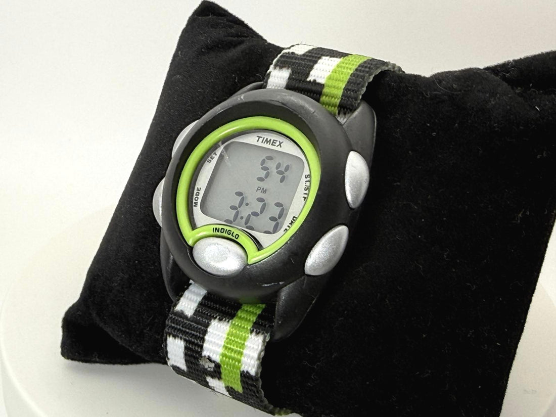 Timex TW7C13000 Digital Sport Watch 32mm Indiglo Y2K Retro Black Green Vintage
