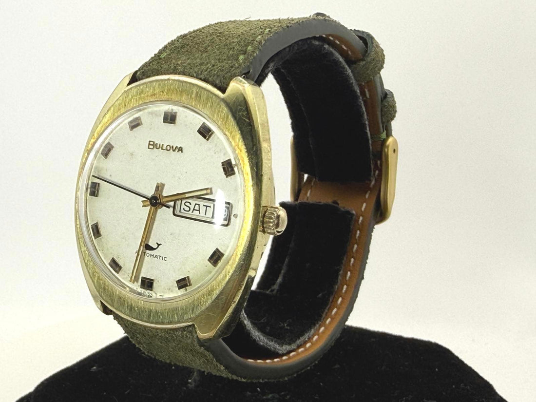 Vintage Bulova Automatic Day Date H262457 33mm Gold Cushion Case Runs