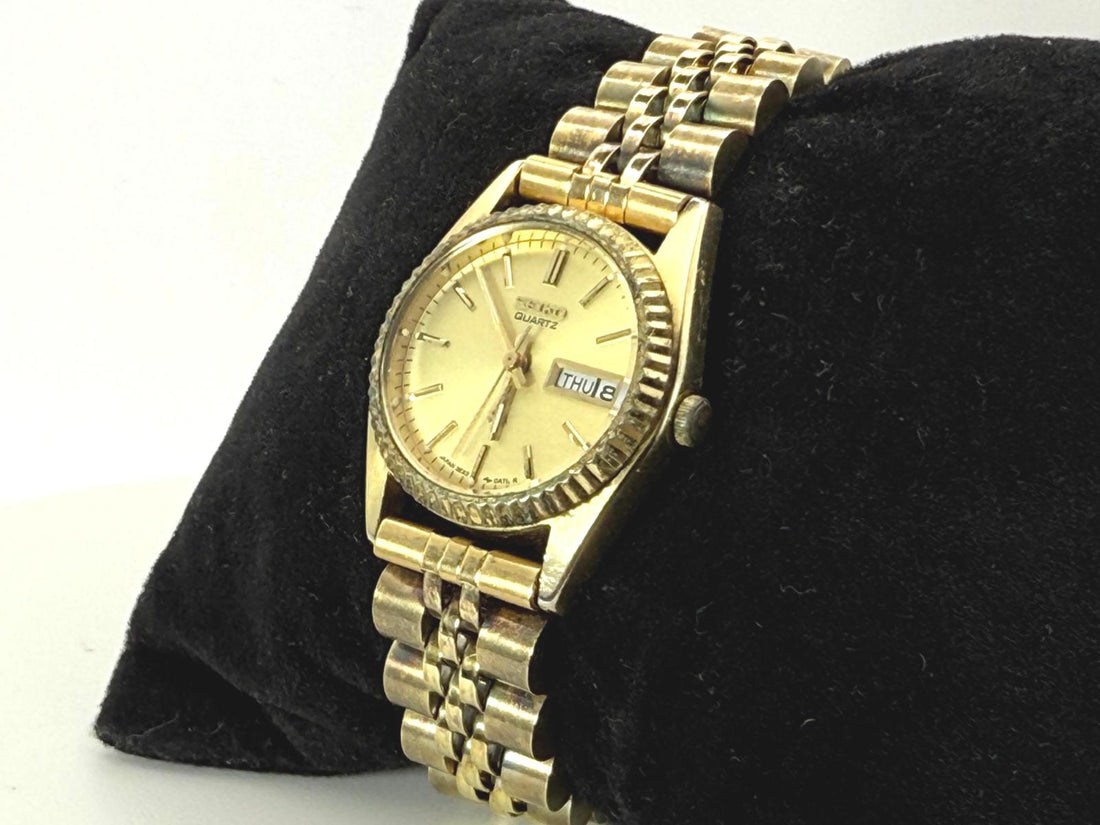 Seiko Quartz Day Date Gold Tone Watch Model 3E23-0A69 New Battery 23mm