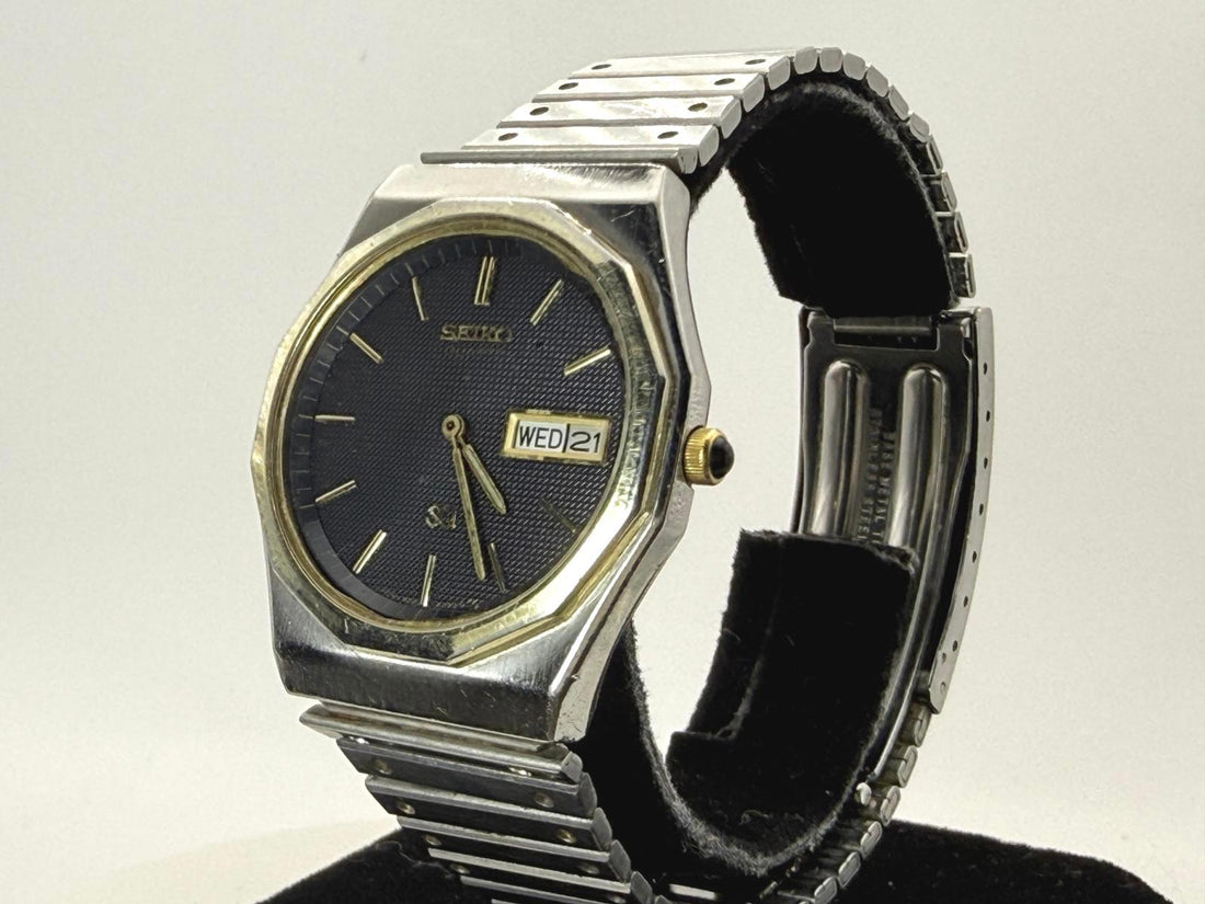 Seiko Quartz Day Date Watch 8C23-6059 Vintage 33mm Stainless Steel